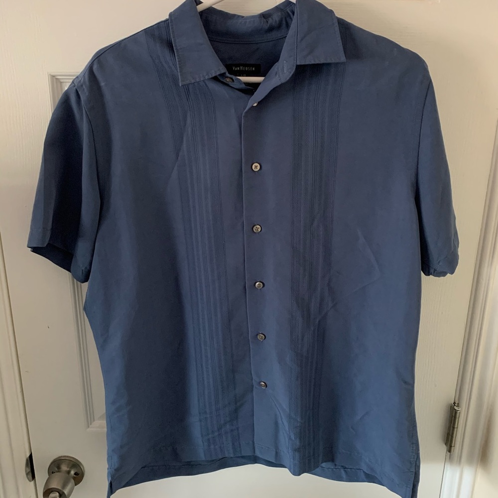 Van Heusen L Blue Button Up